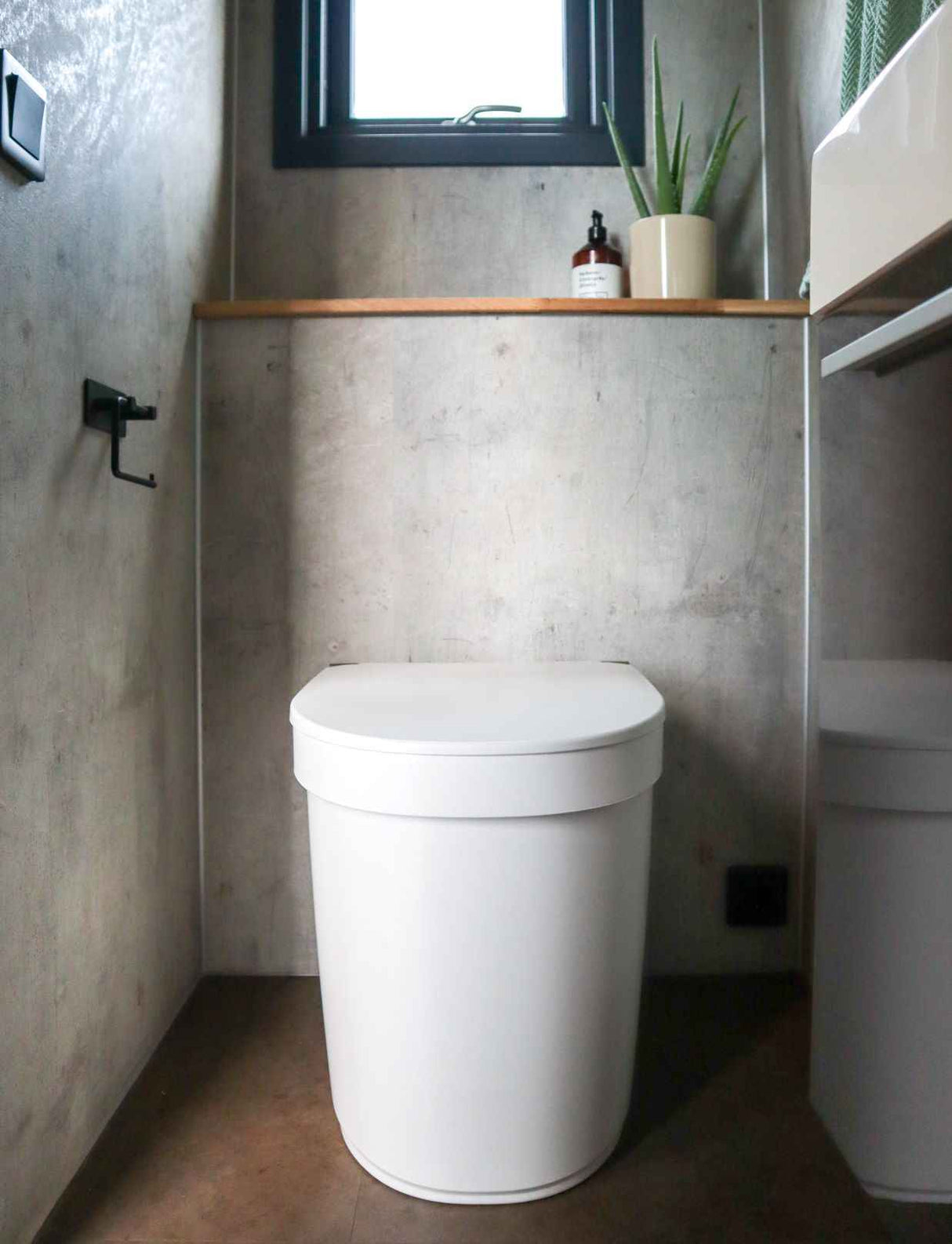 Separett Tiny Toilet 1270 w/Internal Urine Tank